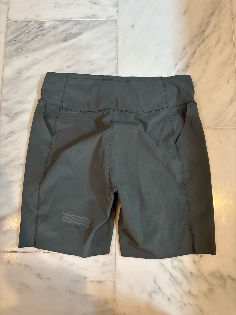 Janjii pace shorts in grey